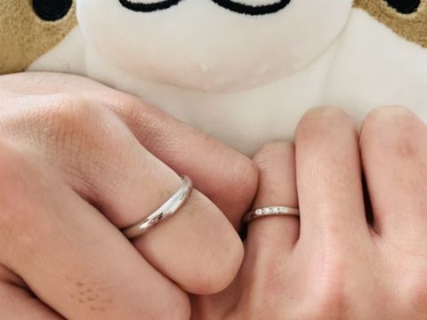 【ラザール ダイヤモンド(LAZARE DIAMOND)の口コミ】 シンプルな作りでプラチナが楽しめるリングです。
鍛造でしっかりとした作…