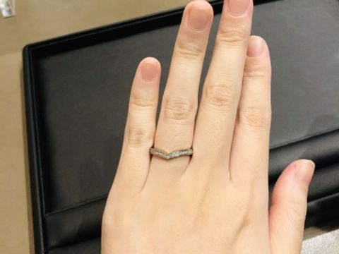 【ショーメ(CHAUMET)の口コミ】 V字の中でもキッチリとしたVで、ティアラをイメージしたショーメらしい指…