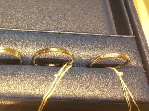 【銀座ダイヤモンドシライシの口コミ】 他のブランドにはあまりないデザインでした。中心から外側に向かって小さ…