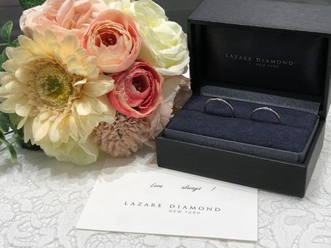 【ラザール ダイヤモンド(LAZARE DIAMOND)の口コミ】 プラチナ950のストレートリングです。
ダイヤモンドの留め方が珍しく、横…