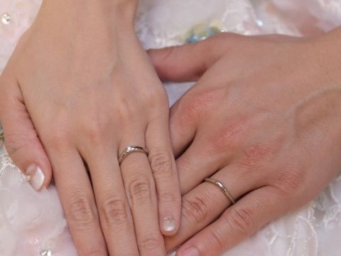 【ブルガリ(BVLGARI)の口コミ】 旦那さんの、つけている感じがあまりしない指輪がいいという意見のもと、…