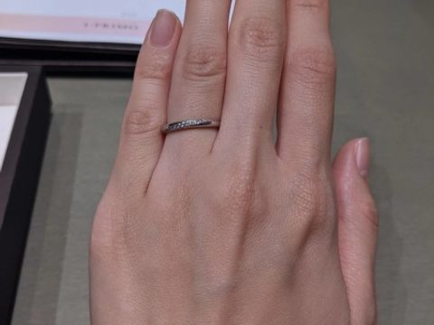 【アイプリモ(I-PRIMO)の口コミ】 デザインはストレートの中に斜めにラインが入っており、自分からみたのも…