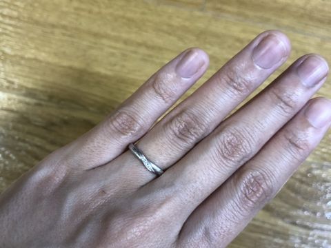 【雅-miyabi- の口コミ】 もらった婚約指輪と同じブランドにて、重ねづけしてもきれいに見えるデザ…