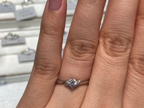 【アイプリモ(I-PRIMO)の口コミ】 指輪のデザインは、さまざまなものの中から自分のお気に入りを見つけるこ…