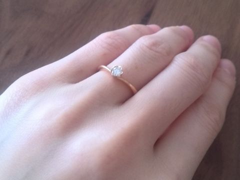 【TRECENTI(トレセンテ)の口コミ】 結婚指輪とセットでつけられるようなデザインのものを探していました。
普…