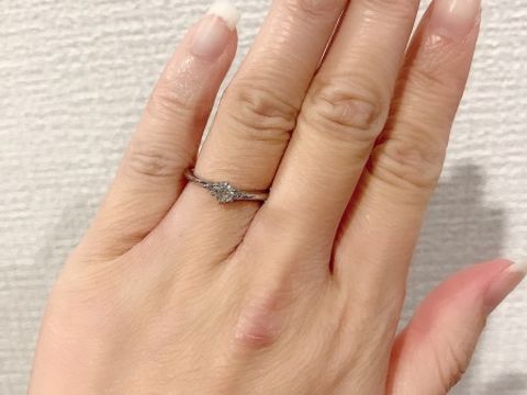 【銀座ダイヤモンドシライシの口コミ】 せっかく買うなら日常的にも結婚指輪と重ね付けしてつけられるような華奢…