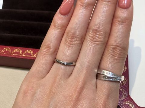 【カルティエ(Cartier)の口コミ】 通常の1895のプレーンタイプだと、半円状なので、ムチムチして見えました…