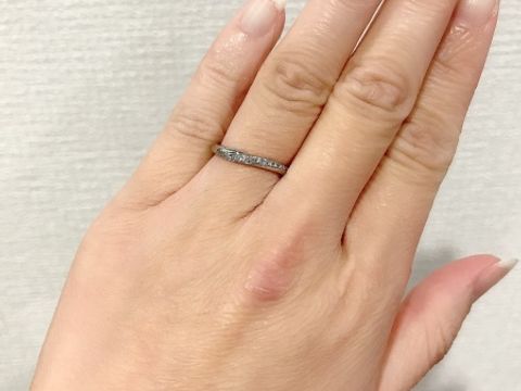 【銀座ダイヤモンドシライシの口コミ】 鋳造による滑らかな質感と、ダイヤがキラキラ素敵なこと、またゆるやかな…