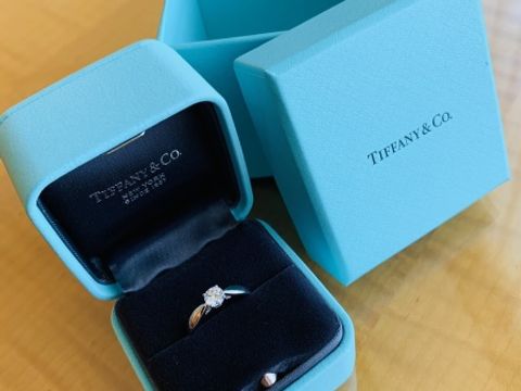 【ティファニー(Tiffany & Co.)の口コミ】 ティファニーにずっと憧れていて、婚約指輪はティファニーが良いと思って…