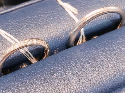 【銀座ダイヤモンドシライシの口コミ】 後から知りましたが雑誌にも大きく掲載されていて、流行りのデザインでし…