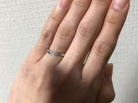 【銀座ダイヤモンドシライシの口コミ】 何店舗も下見をして、迷いに迷ってやっと決めた指輪でした。最初は指輪と…