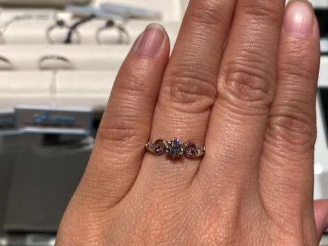 【I's stone(アイズストーン)の口コミ】 他の店舗ではみない、デザイン性がとても気に入りました！人と被るのが嫌…