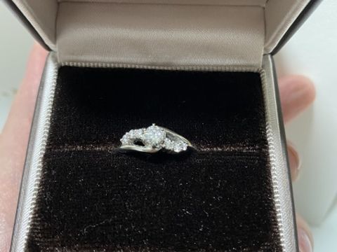 【アイプリモ(I-PRIMO)の口コミ】 デザイン
シンプルなものよりも動きのあるものが好みだったので、選びまし…