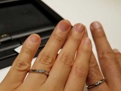 【ラザール ダイヤモンド(LAZARE DIAMOND)の口コミ】 エンゲージリングがウェーブだったのでウェーブで探しておりました。エン…