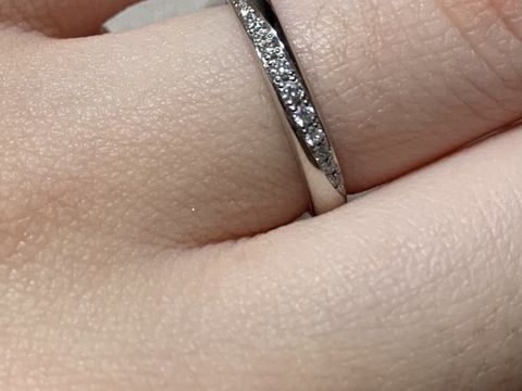 【ラザール ダイヤモンド(LAZARE DIAMOND)の口コミ】 ダイヤモンドが付いていて華やかなイメージながら、派手すぎず仕事にも付…