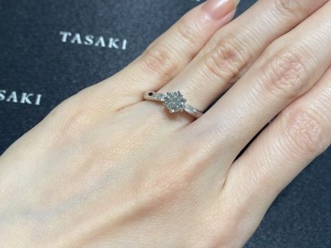 【TASAKI(タサキ)の口コミ】 マーキースカットがついているデザイン。とっても可愛く、サイズ直しが難…