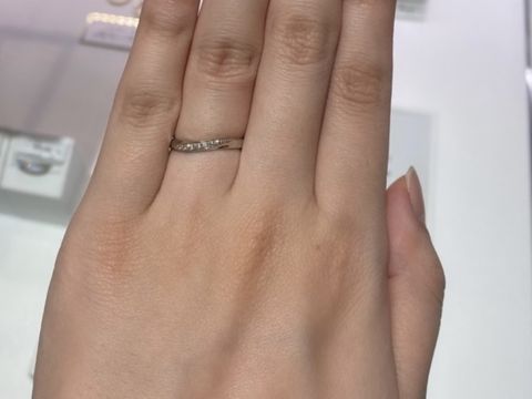 【STAR JEWELRY(スタージュエリー)の口コミ】 スタージュエリーらしい星が流れるような綺麗なダイヤの入り方が気に入り…