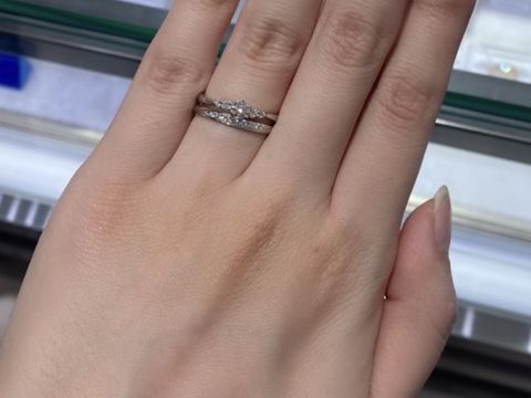 【ヴァンドーム青山(VENDOME AOYAMA)の口コミ】 一石タイプで探していた私がここで初めてメレダイヤが1番良いと思いました…