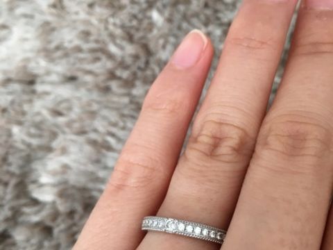 【et TOUJOURS(トゥージュール)の口コミ】 ハーフエタニティの指輪で、半分だけストーンがついていてキラキラとして…