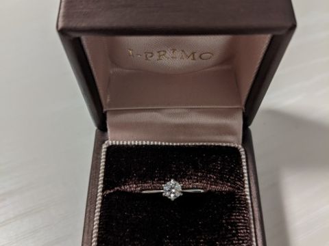 【アイプリモ(I-PRIMO)の口コミ】 結婚指輪と重ね付けがしたいとのことだったので一番シンプルなデザインに…
