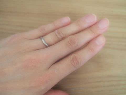【ブルガリ(BVLGARI)の口コミ】 婚約指輪と結婚指輪を重ね付けしたときに、素敵に見えたらいいなと思い、…