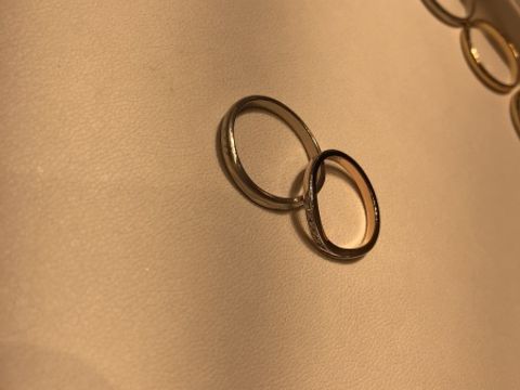 【杢目金屋(もくめがねや)の口コミ】 他のブランドにはまずない木目のデザインが素敵です。
木目も色合いが複数…