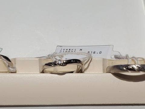 【AFFLUX(アフラックス)の口コミ】 男性指輪が、マットな雰囲気の素材で、かつお洒落な模様が入っており、キ…