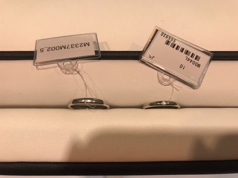 【GALA JEWELRY(ガラジュエリー)の口コミ】 シンプルなデザインが欲しいと伝えて、選んでいただきました。
一粒のダイ…