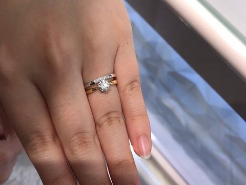 【TRECENTI(トレセンテ)の口コミ】 シンプルでダイヤモンドが一連についているデザインがよく、店内をとても…