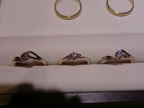 【杢目金屋(もくめがねや)の口コミ】 何種類かの金属を練り合わせて色味、紋様のでかたが変わるので世界で１つ…