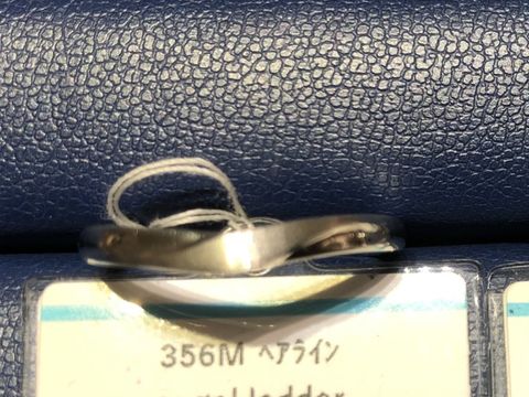 【銀座ダイヤモンドシライシの口コミ】 結婚指輪を探していましたが、デザインについて悩んでいましたが、色々な…