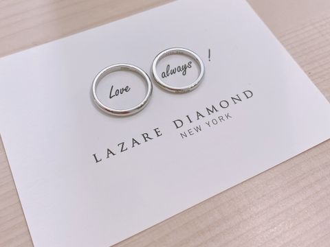 【ラザール ダイヤモンド(LAZARE DIAMOND)の口コミ】 初めはU字やデザインのある指輪にしようと思い探していました。
でも、試…