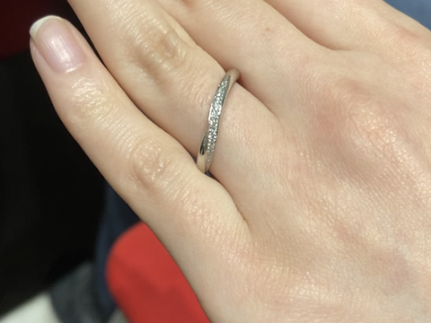 【銀座ダイヤモンドシライシの口コミ】 デザインがとても可愛い。つけ心地がとても良く、ずっとつけていられる感…