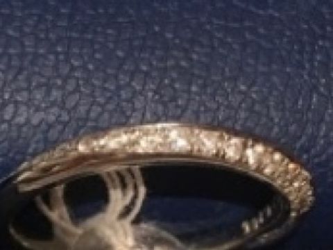 【銀座ダイヤモンドシライシの口コミ】 一番メジャーなストレートの形のデザインです。銀座ダイヤモンドシライシ…