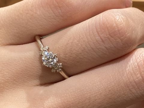 【AbHeri(アベリ)の口コミ】 繊細で華やかなデザインがとても素敵で、匠の技が本当に素晴らしいです。…