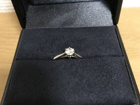 【ラザール ダイヤモンド(LAZARE DIAMOND)の口コミ】 ダイヤモンドの輝きがピカイチでした。指輪を傾けると光を浴びてキラキラ…