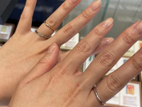 【Galopine & Galopin(ガロピーネガロパン)の口コミ】 結婚指輪のみの見学でしたが、ハワイアンジュエリーのようなデザインや、…