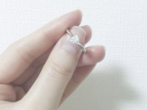 【STAR JEWELRY(スタージュエリー)の口コミ】 指が細く、手が小さいので、華奢なデザインの指輪を探していました。
細い…