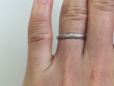 【WEDYの口コミ】 歩き回って最後に入ったお店でした。
某有名な指輪のショップとは違い、ア…