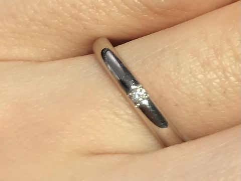 【エクセルコダイヤモンド(EXELCO DIAMOND)の口コミ】 真ん中にダイヤモンドが輝いている、シンプルの中にも上品さと美しさをど…