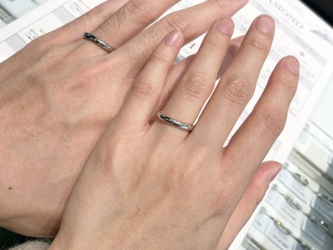【アイプリモ(I-PRIMO)の口コミ】 シンプルなプラチナの結婚指輪が豊富でした。色々な種類のデザインを試着…