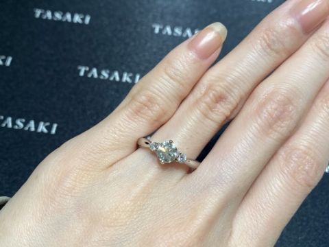 【TASAKI(タサキ)の口コミ】 シルエットがスタイリッシュかつ少し丸みを帯びており、指が綺麗に見える…
