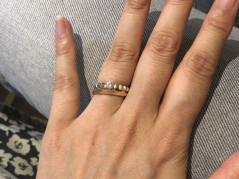 【ブシュロン(BOUCHERON)の口コミ】 ブシュロンのクルドパリの婚約指輪です。普通の婚約指輪よりデザイン性が…
