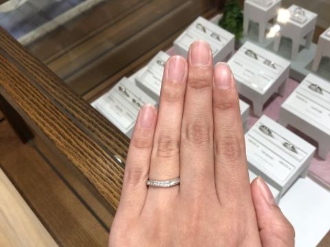 【Beauty and the Beast(ディズニー美女と野獣)の口コミ】 値段は比較的求め易く一般的な値段だと思います。色々な名前の指輪があり…