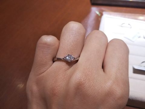 【TRECENTI(トレセンテ)の口コミ】 フラワーモチーフが好きなので、トレセンテのフローラシリーズはとても可…