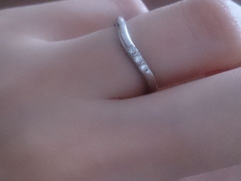 【TRECENTI(トレセンテ)の口コミ】 細身のラインの女性らしいデザインと、手頃な価格帯が決め手でした。
試着…