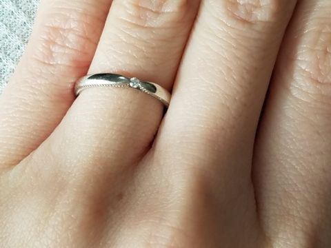 【エクセルコダイヤモンド(EXELCO DIAMOND)の口コミ】 結婚指輪は普段から身に付けるものである為、飽きがこないデザインで尚且…
