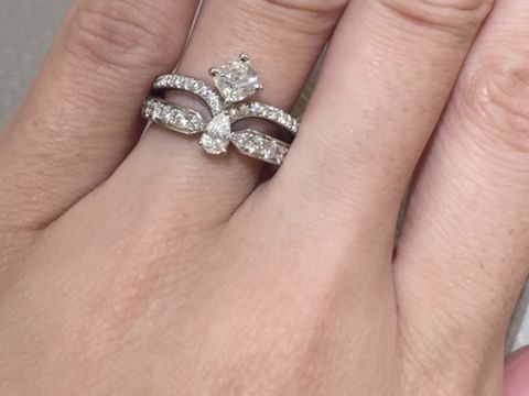 【ショーメ(CHAUMET)の口コミ】 ティアラをイメージしたデザインが多く、中でもこのエクラフローラルはと…