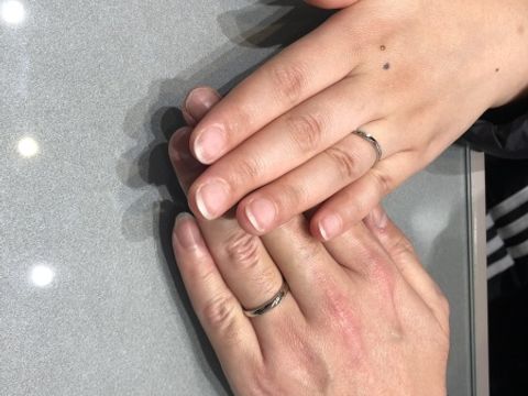 【アイプリモ(I-PRIMO)の口コミ】 2人で、違うデザインにしました。最近はペアでない方も結構いるとの店員さ…