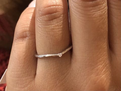 【ケイウノ ブライダル(K.UNO BRIDAL)の口コミ】 デザインはとても綺麗なものがおおかったです。個人的に細身のデザインが…